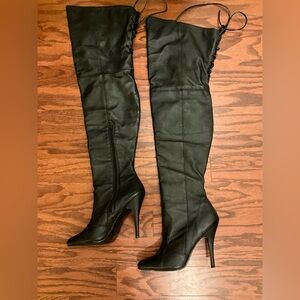 Elegant Black Over-the-Knee Boots